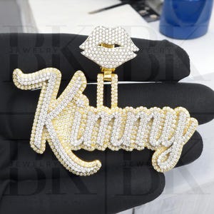 Colgante con letra helada, colgante con nombre de moissanita real, colgante con forma de labios, colgante de 2 capas, plata 925, acabado en oro amarillo de 14 k, regalo de cumpleaños para él