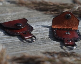 Porte-clés en cuir, porte-cartes SD, porte-clés en cuir rouge noir, porte-cartes SD minimaliste, porte-clés carte mémoire