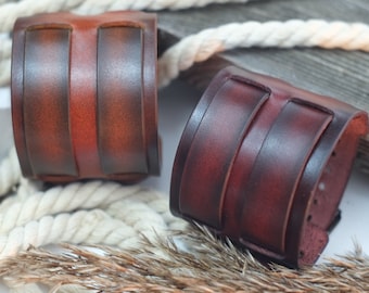 Bracelet en cuir marron, manchette en cuir teint à la main, bracelet en cuir large rouge, bracelet en cuir double lanière, bracelet unisexe avec boucles
