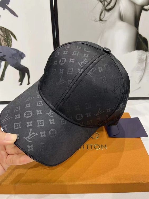 Louis Vuitton Size Medium Black Leather 5 Flower Baseball Cap