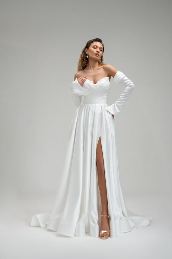 elise satin wedding dress Original Elise Wedding Dress, Corset Made With Flat Satin Pleats, Flared  Skirt and Removable Long Sleeves