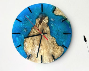 Premium Quality 16in Handcrafted Resin Wooden Wall Clock. Decorative Resin Clock for Farmhouse, Modern Organic, Scandinavian, Rustic Decor