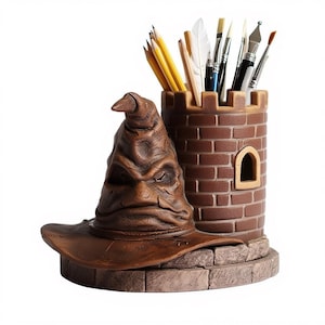 Portalápices con forma de torre de castillo y sombrero de mago – Organizador de escritorio de fantasía – Portalápices medieval – Decoración de oficina con temática mágica – Regalo para amantes de la fantasía
