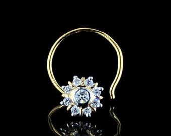 Vit rund slipad näsa med labbodlad diamant, näsa med diamanter i massivt guld, näsa med blommig stil, födelsedagspresent, smycken för kvinnor