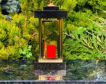 Granit minneslykta, Minnesljusstake, Gravstensljusstake, Minnesmärke, Kyrkogårdsdekor, Religiös dekor, Granitljusstake