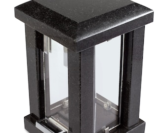 Granit minneslykta, Minnesljusstake, Gravstensljusstake, Minnesmärke, Kyrkogårdsdekor, Religiös dekor, Granitljusstake