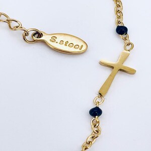 Collier Croix Rosaire en Acier Inoxydable et Perles de Couleurs pour Femme croix timbre