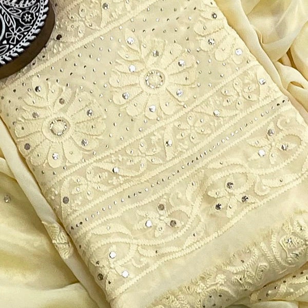 Georgette Chikankari Kurta e dupatta in viscosa artigianale Lakhnavi da donna / abito da donna / personalizzato / regalo / regalo di anniversario / abito indiano.
