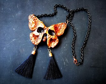 Pendentif Collier Rétro Art Création - Pampille à 2 Têtes En Pâte Blanche, Bijou Fantaisie Occasion