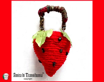 Strawberry Bag Sculpture Handle, Designer Handbag Couture Red Fruit Pattern, Embroidered Crochet Schoulder Hand Bag