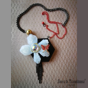 Jóias de argila de polímero, colar de flores, pingente de borboleta floral, joias art nouveau art déco, babador de borla com pingente de luxo