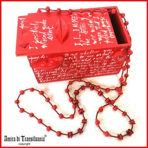 Bolso con asa escultural, bolso de mano de diseñador con estampado rojo de alta costura, bolso de mano tipo mensajero con letras de amor de leña