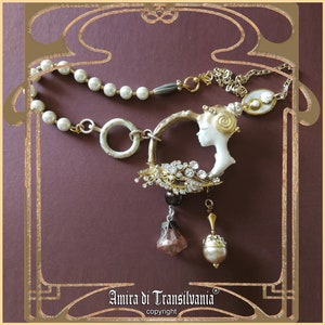 Collana Belle Epoque, ciondolo Art Déco Art Nouveau Liberty, collier con ciondoli per gioielli di lusso, argilla polimerica con cristalli di perle