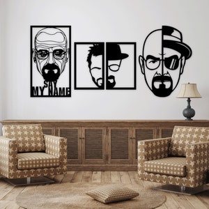 以下が含まれることがあります： テレビ番組「ブレイキング・バッド」のキャラクターの肖像画が描かれた、白黒の壁掛けアート3点セット。肖像画はミニマルなスタイルで、「Say My Name」という文字が書かれています。