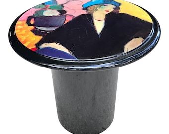 Mesa auxiliar de arte Itzchak Tarkay Suzanne vintage / Mesa auxiliar con pedestal de acrílico / Obra de arte figurativa posmoderna Art Déco de mujer / Mesa auxiliar redonda de 48 cm