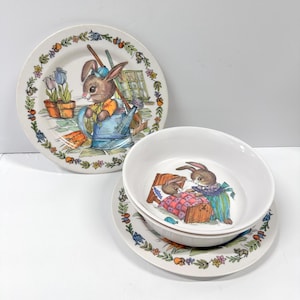 Vintage Oneida Deluxe Peter Rabbit Kids Dish Set | Melamine Plates & Bowls | Bunny Nursery Feeding Set | Baby Gift | 1970s/80s Decor