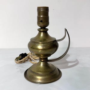 Vintage Brass Finger Lamp Table Lamp | Mid Century Hollywood Regency Lighting | Antique Style Boudoir Bedside Accent Light | 8 Inch