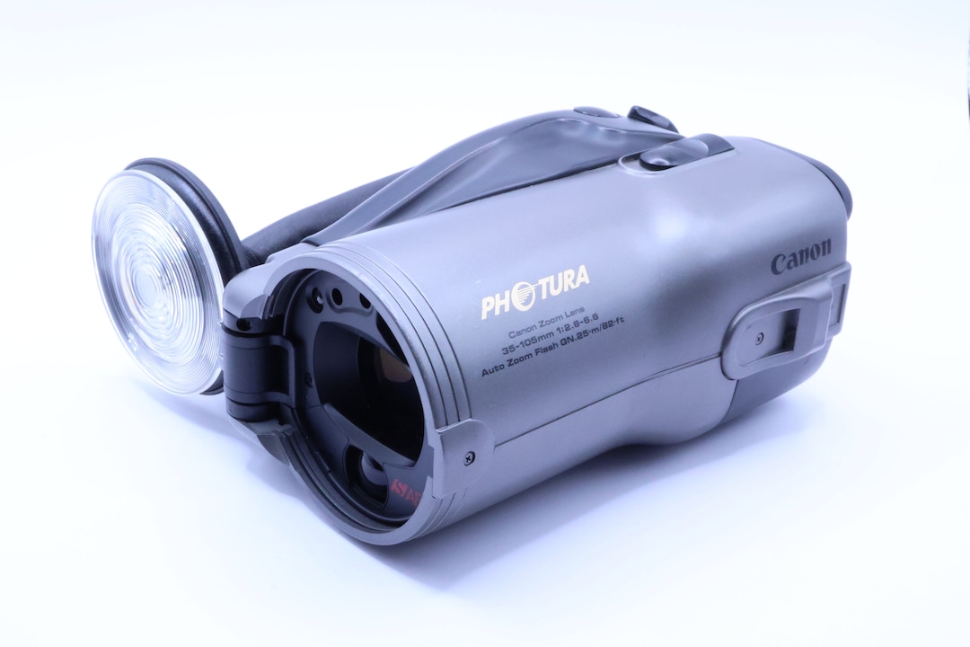 35mm Camera CANON SURE SHOT Supreme 35mm Point Shoot Film Camera