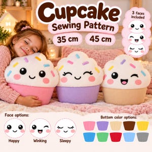 Può includere: Un cartamodello per un giocattolo a forma di cupcake in peluche, disponibile nelle misure 35 cm e 45 cm. Il modello include tre opzioni di viso: felice, che fa l'occhiolino e addormentato. Il cupcake ha una parte superiore bianca con zuccherini colorati.