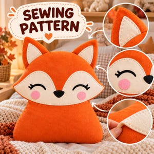 Puede incluir: Un patrón de costura para un peluche de zorro de fieltro con cuerpo naranja, detalles de cara y orejas en color crema, ojos cosidos en negro y mejillas rosas. La imagen incluye el texto SEWING PATTERN y tres recuadros de detalles.