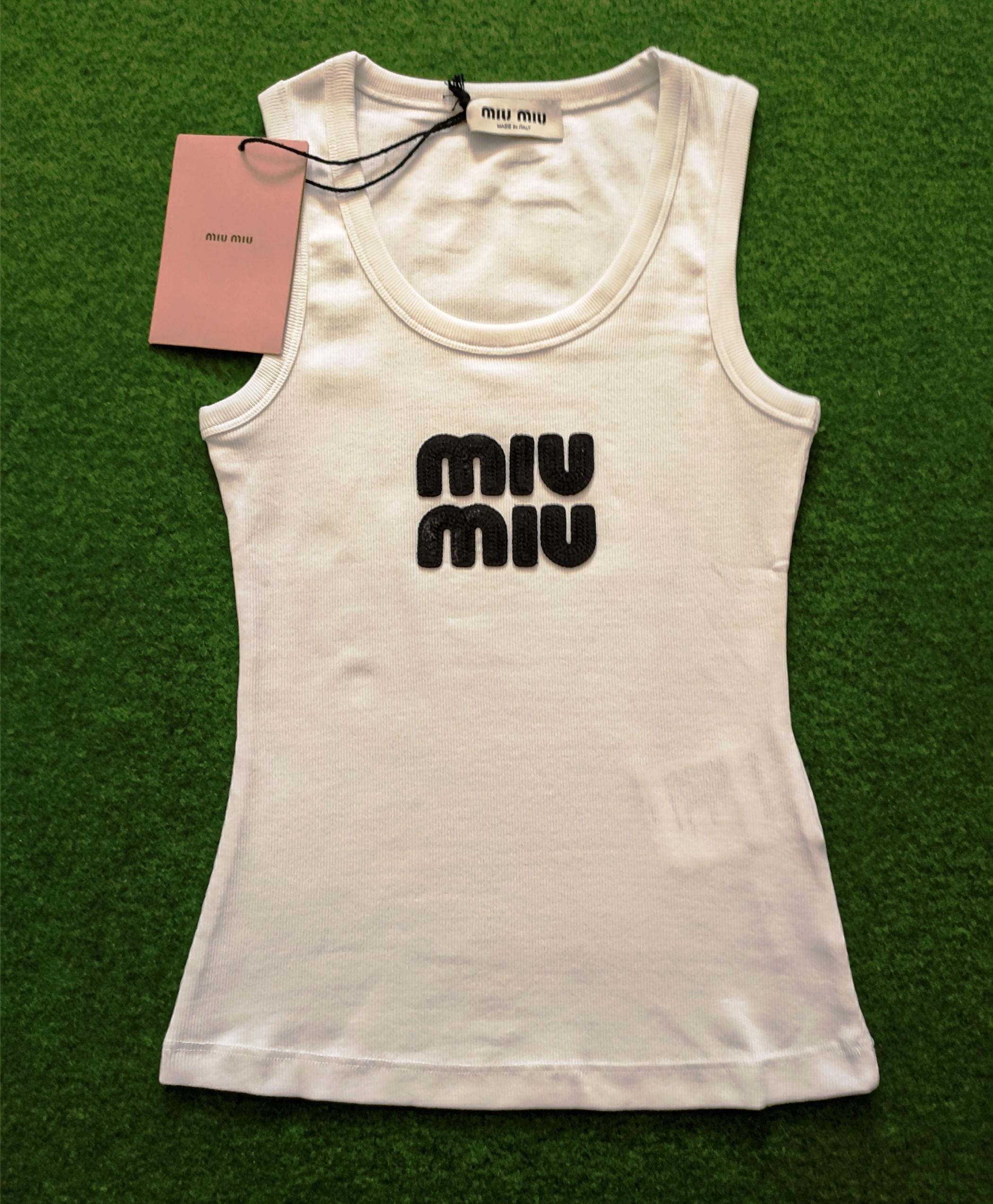 MIU MIU CLUB クロップドTシャツ Sサイズ ホワイト MIU MIU CLUB クロップドTシャツ Sサイズ ホワイト Miu Miu