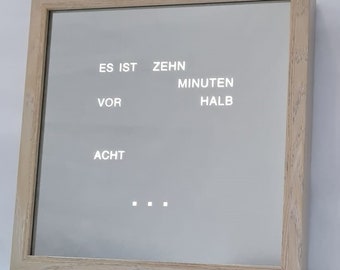 Wortuhr - Uhr mit Buchstabenzeit in deutsch- Holzdekor- Wörteruhr- Geschenkidee - Standuhr mit Textanzeige - Wanduhr- Wordclock-