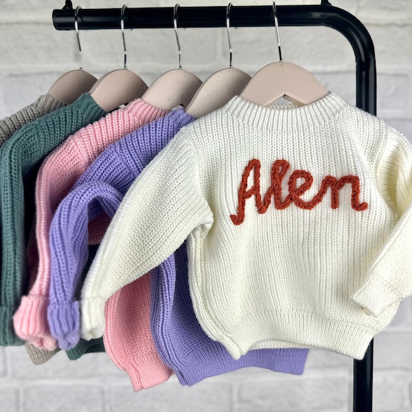 Personalisierter Baby und Kleinkind Pullover - Handbesticktes Monogramm