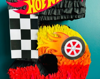 Op Hot Wheels geïnspireerde pinata