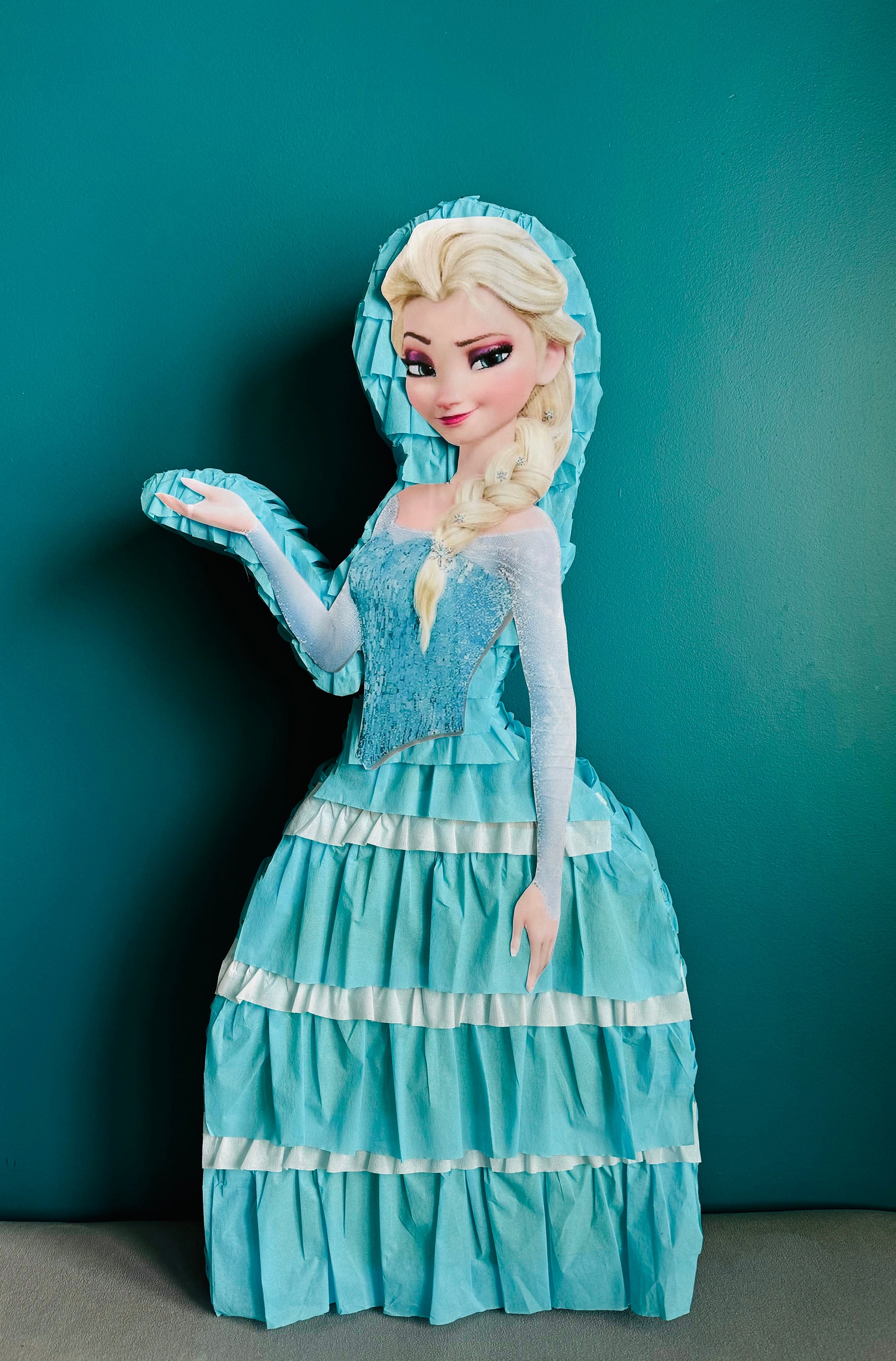 Frozen Piñata de listones