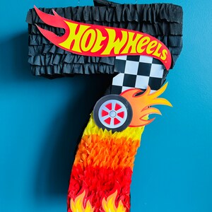 Piñata inspirada en Hot Wheels imagen 3