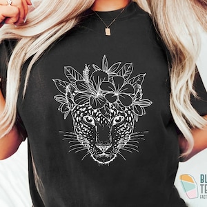 Boho flores gato salvaje guepardo leopardo cara camiseta de moda, bosque tropical floral botánico gato salvaje camisa de animales, camiseta de viaje Jungle Safari Negro