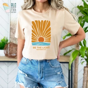 Retro Be The Light Mathew 5:14 Christian T-Shirt, Bible Verse Sunburst Flower Sea Sun Religious Jesus God Shirt,Inspirational Blessed Tee Sand