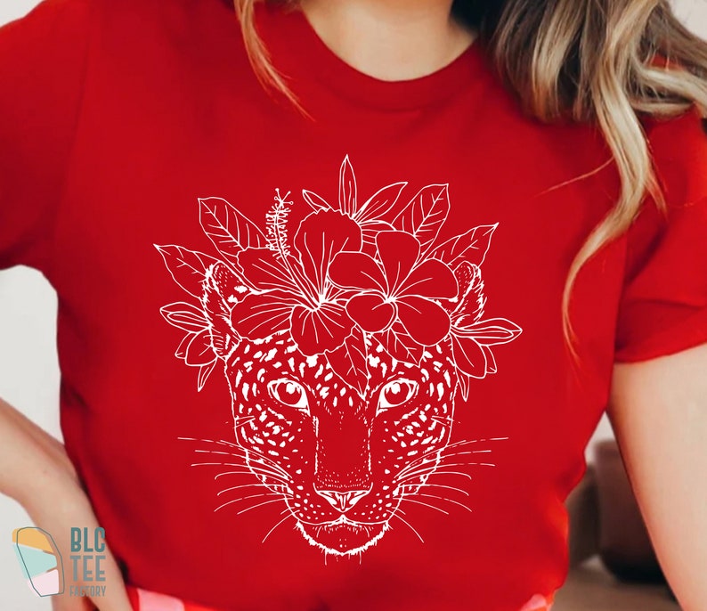 Boho flores gato salvaje guepardo leopardo cara camiseta de moda, bosque tropical floral botánico gato salvaje camisa de animales, camiseta de viaje Jungle Safari Rojo