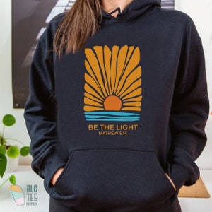 Retro Be The Light Mathew 5:14 Christian T-Shirt, Bible Verse Sunburst Flower Sea Sun Religious Jesus God Shirt,Inspirational Blessed Tee Navy