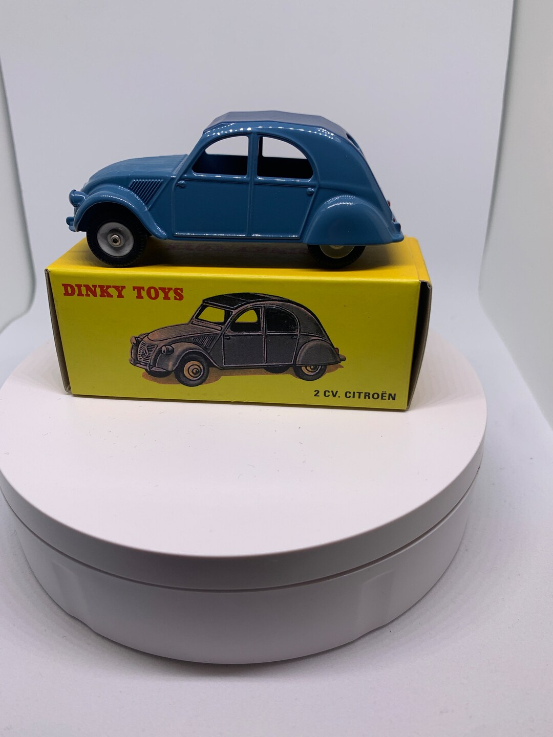 CITROËN 2 CV Bleue DINKY ATLAS réf 535 ou 24 T 1/43