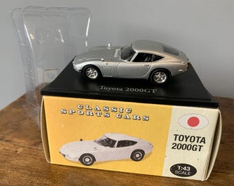 TOYOTA 2000 GT 1:43 Scale Model by Atlas Editions, Birthday or