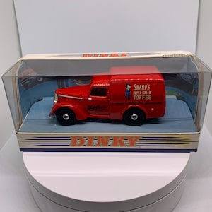 Dinky 1948 COMMER 8 CWT Van, vintage model car, 1:43 scale, collectable (66)
