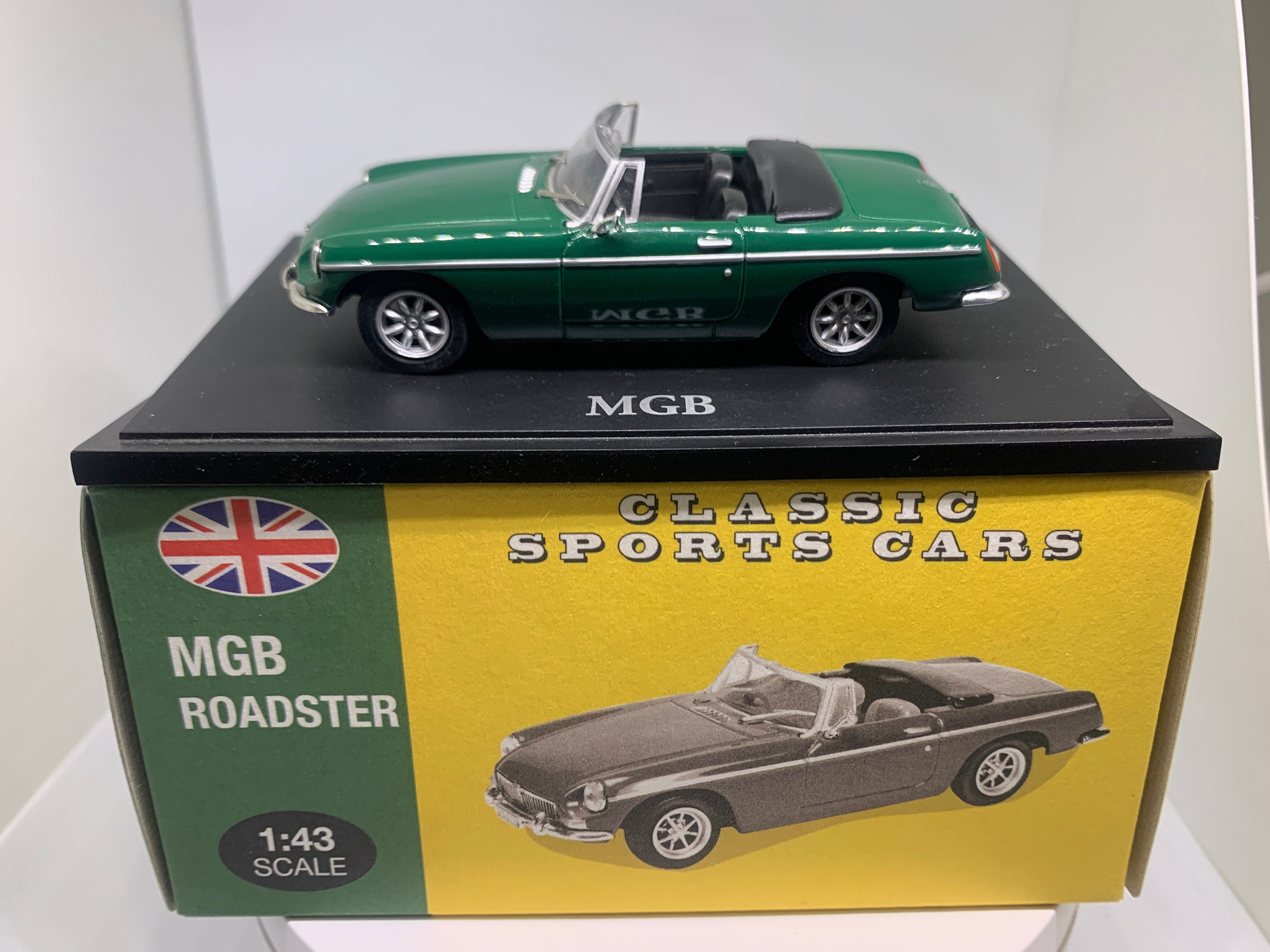 ATLAS CLASSIC SPORTS CARS 1/43 FLORIDE MGB SIMC A アトラス