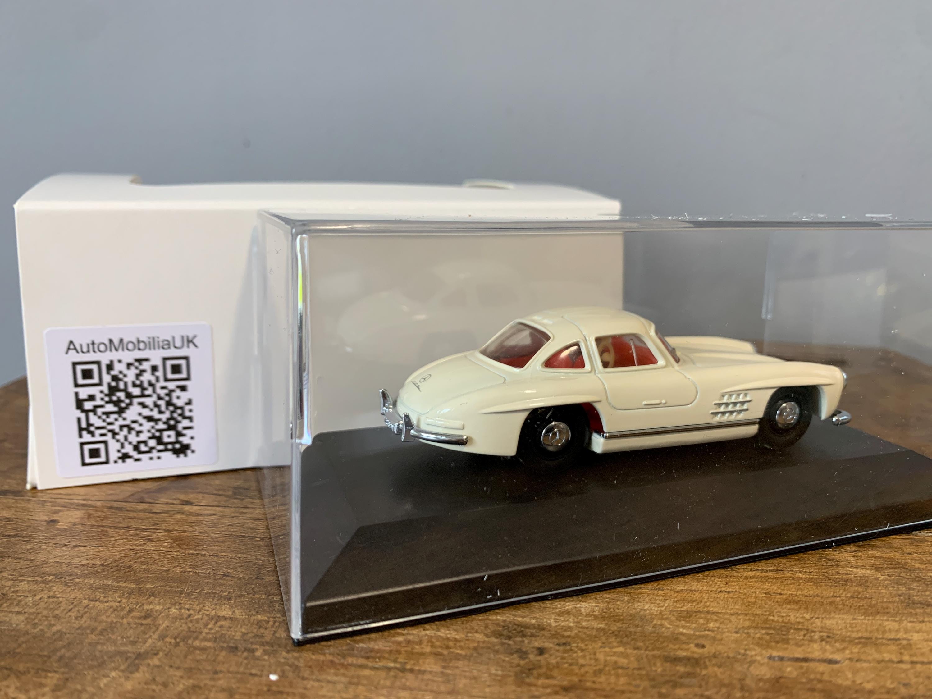 Ancienne Voiture Miniature Mercedes 300 SL Gullwing – Jouet En Tôle Japonais Des Années 50, Collection