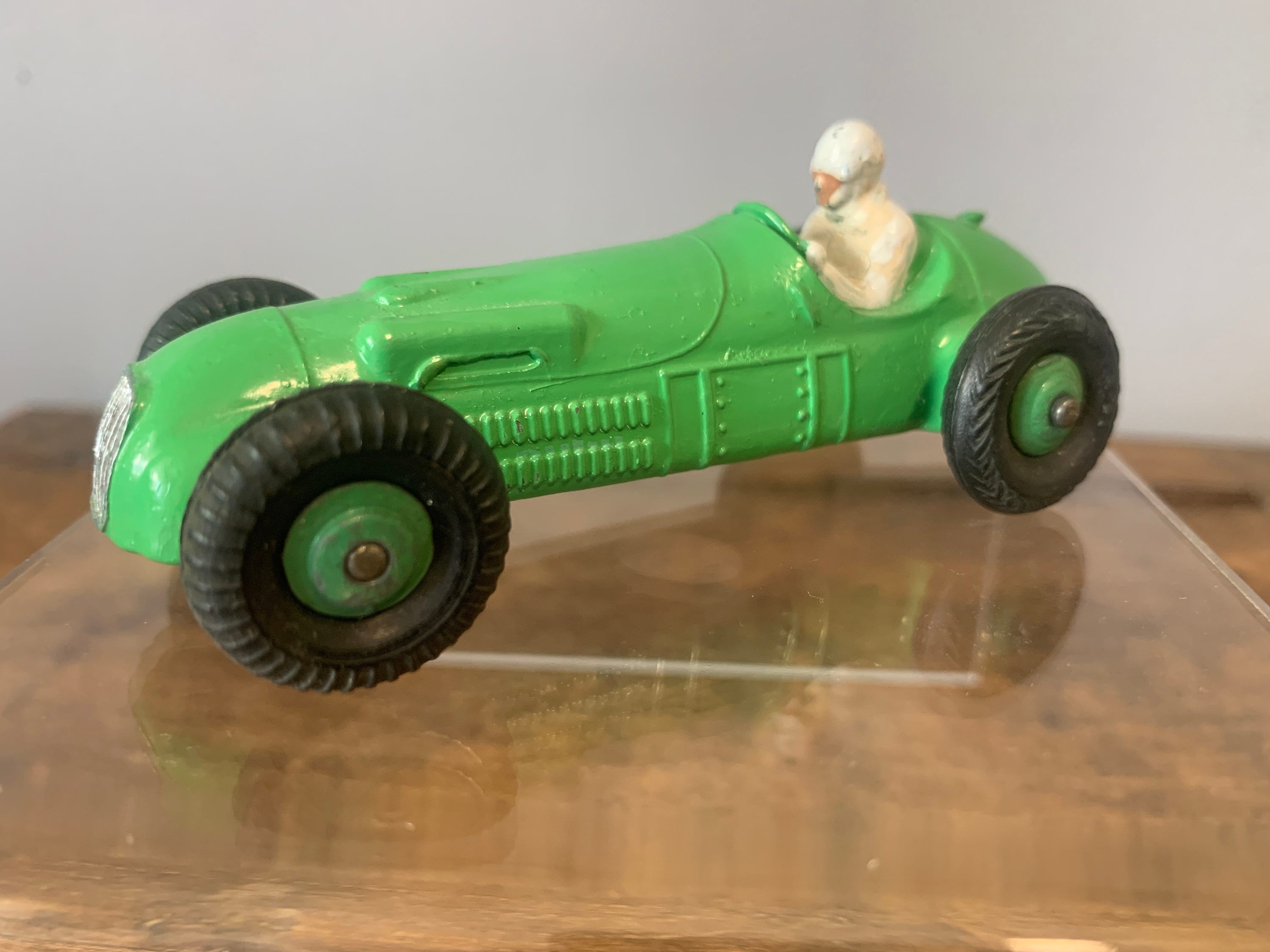 DINKY TOYS 英国製 クラシックカー 1950年代 ヴィンテージ Dinky 1950 Vehicle Year Vintage Manufacture Diecast Cars, Trucks