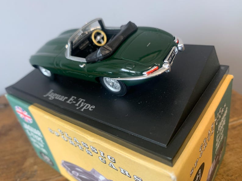 Kyosho 1:18 Jaguar E Type RHD vert foncé 08954DG modèle voiture 08954DG