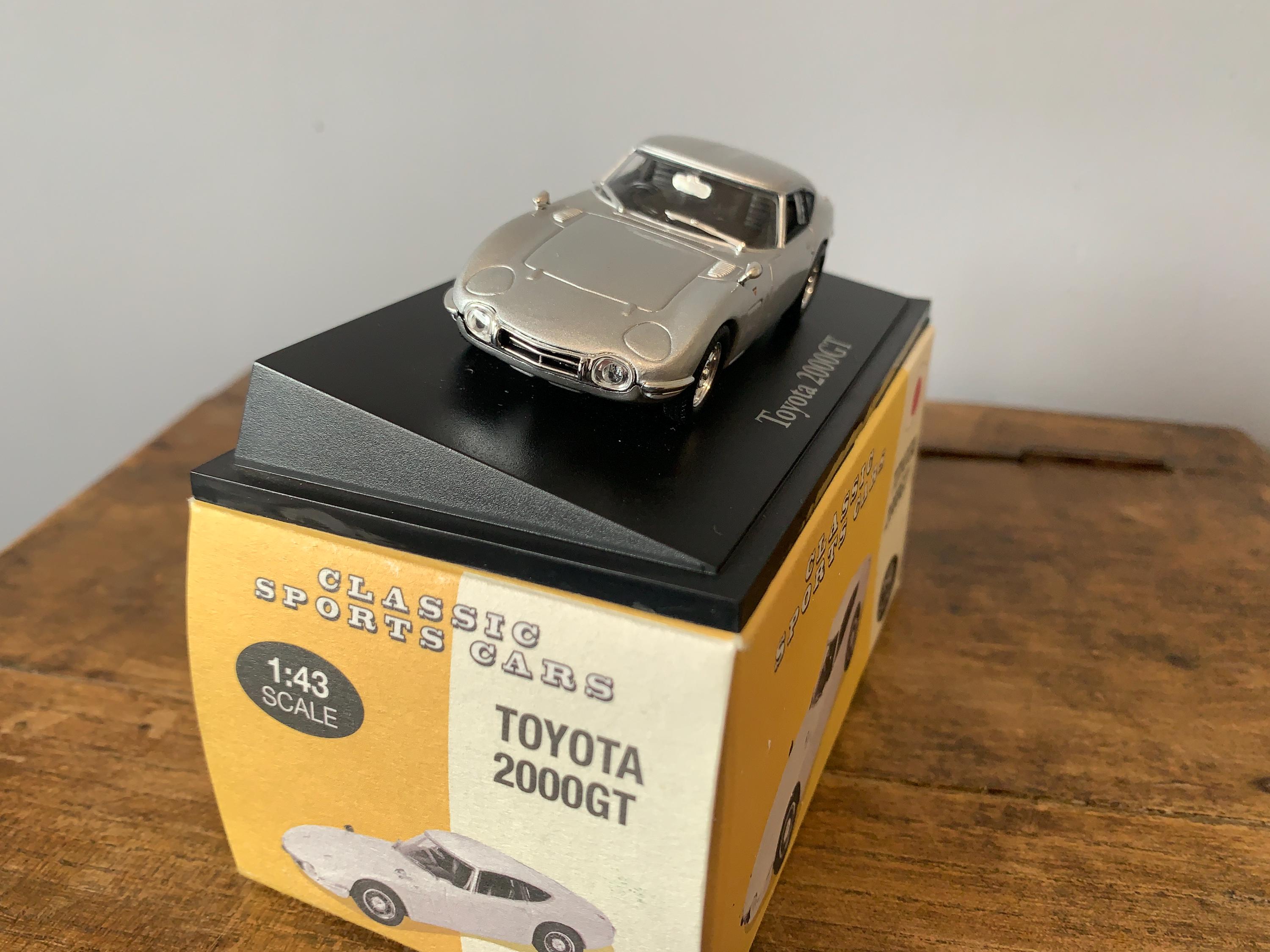TOYOTA 2000 GT 1:43 Scale Model by Atlas Editions, Birthday or
