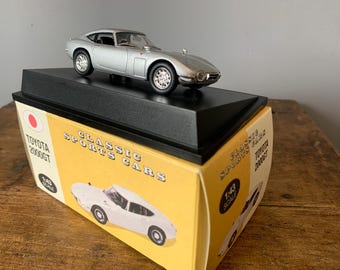 TOYOTA 2000 GT 1:43 Scale Model by Atlas Editions, Birthday or