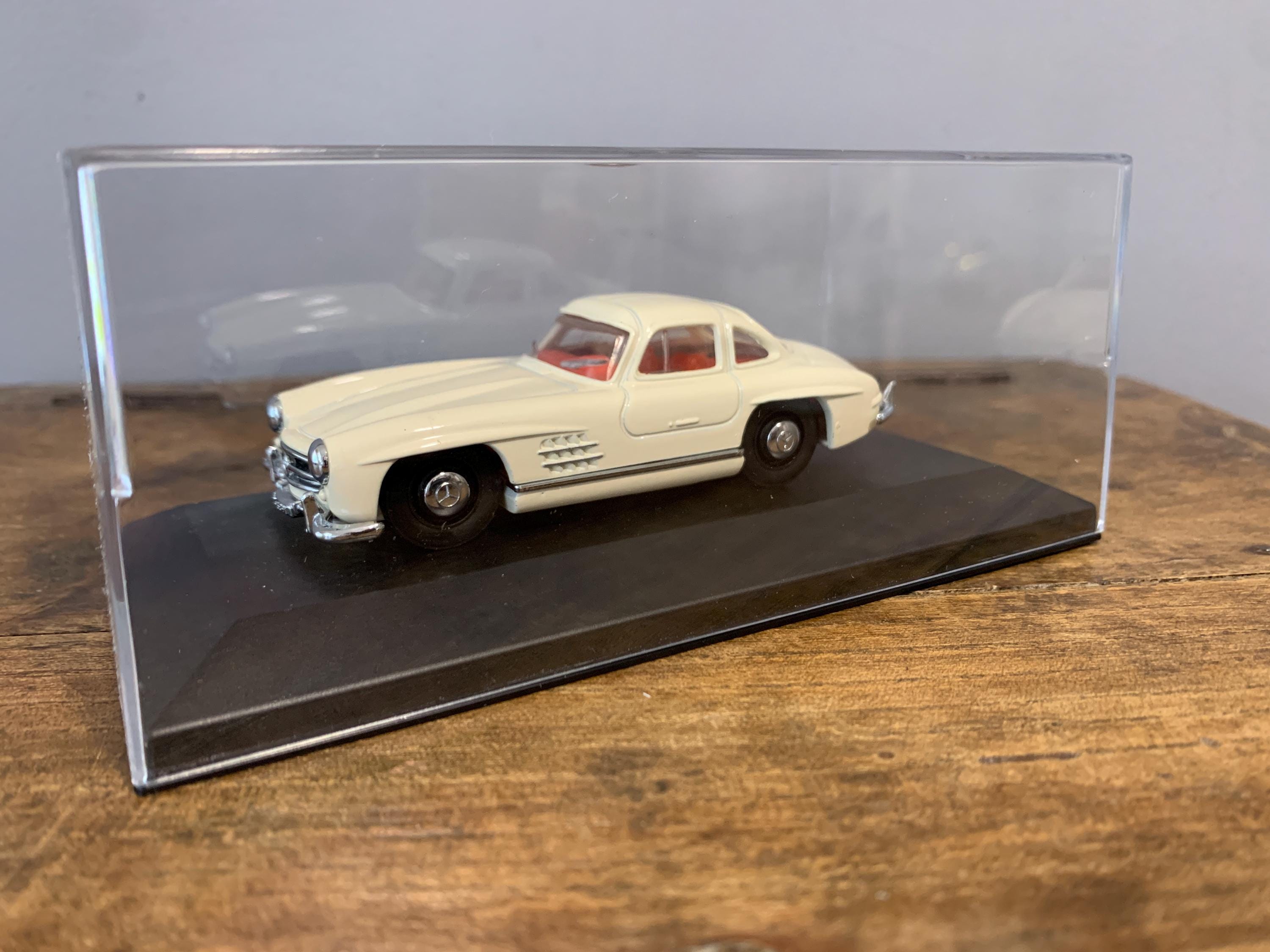 Dinky Toys 186 Mercedes-Benz 220SE - En Boîte D'origine (MIB) - Occasion