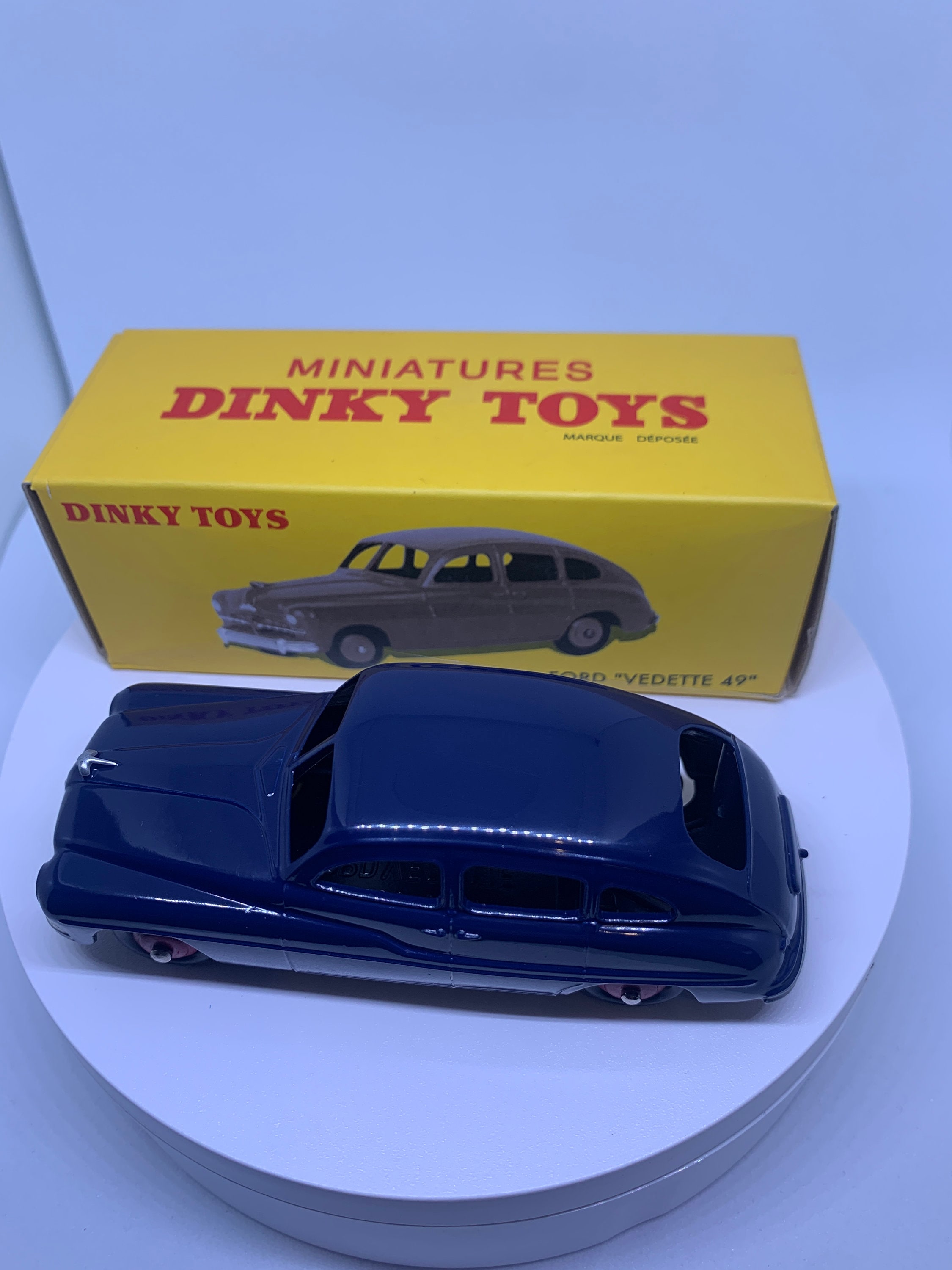 DINKY TOYS ATLAS Ford Vedette 49 24Q Neuf En Boîte EUR 8,00 - FR