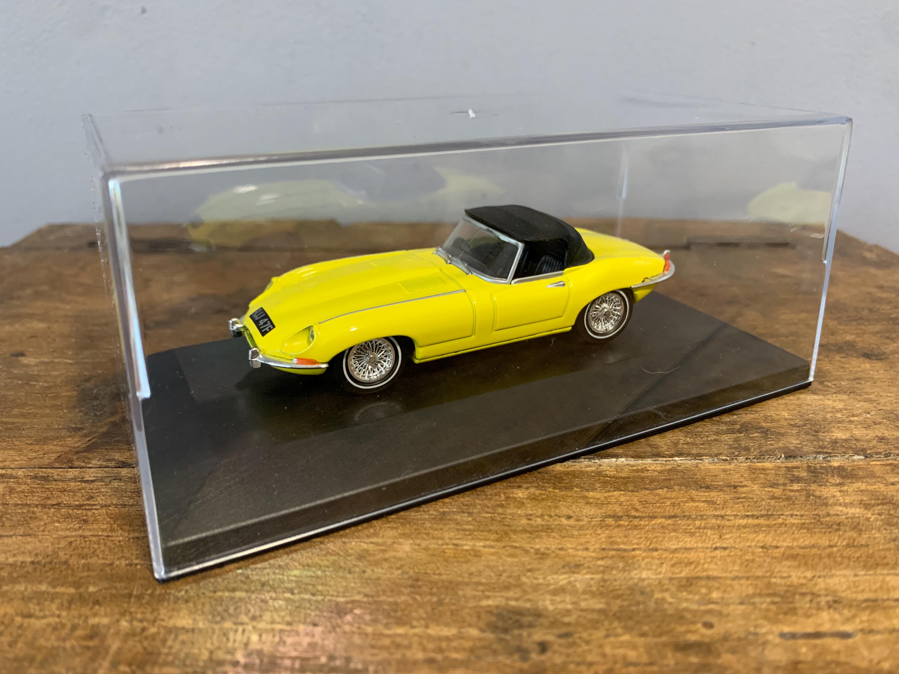 Corgi jaguar - Etsy 日本