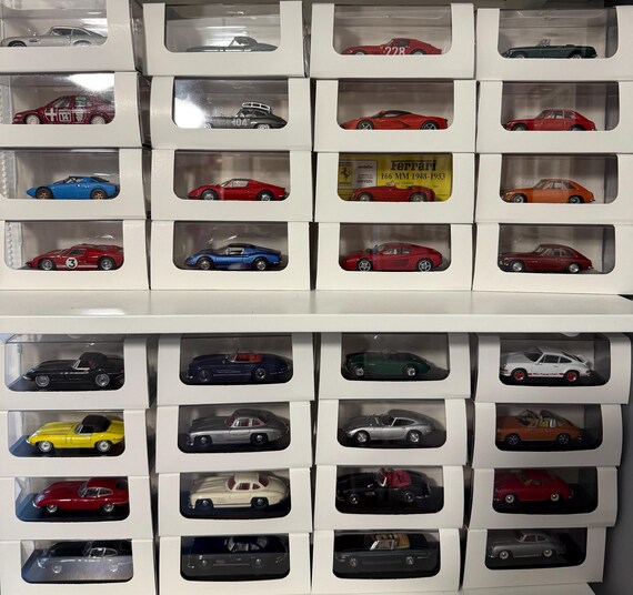 Miniature Dinky Toys 1/43 - Chevrolet Corvette Stingray 1968 - Marron - Défaut