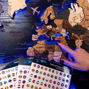 Carte du monde avec épingles, cadeau de Noël, carte de voyage, décoration d'appartement, carte murale en bois, carte du monde, cadeaux d'anniversaire, carte du monde en bois, carte du monde 3D