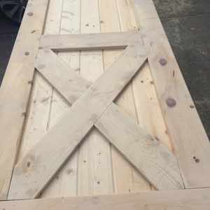 Rustikales (rostfreies) Scheunen-Holz-Tür. Kundengerechtes Design, Größe für Kunden! Abholung / Rückgabe vor Ort (nur)!