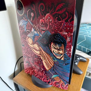 Cover per console PS5 Berserk dipinta a mano personalizzata.